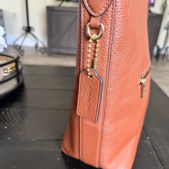 Coach Val Tan Leather Duffle  Crossbody Bag - Picture 4 of 10